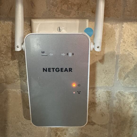 NETGEAR AC1200 Wi-Fi Range Extender (EX6150) Dual Band w/ Antennas - Picture 8 of 8